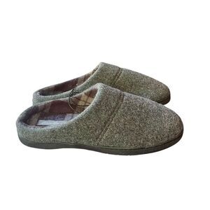 NWT! Eddie Bauer grey fleece slippers.